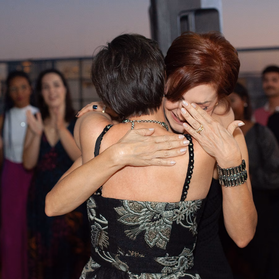 Convidados durante a festa de 30 anos da Prefácio Comunicação no rooftop da Praça Sete, BH