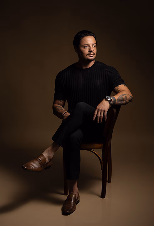 Headshot de CEO para redes sociais e site feito em estúdio em BH