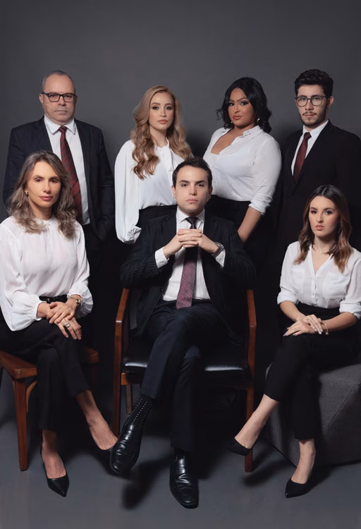 Retrato de equipe de advogados feito em estúdio fotográfico em BH
